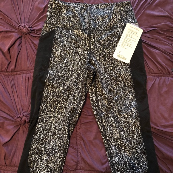lululemon athletica Pants - Lululemon crop leggings